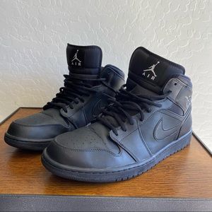 AIR JORDAN 1 MID BLACK
